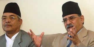 ‘पार्टी र संगठन चलाउन असफलहरुले ओलीलाई असफल भन्न सुहाउँदैन’  