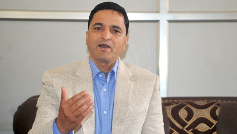 ओली राजनीतिक खेलाडी हुन्, एमाले फुट्न दिँदैनन् भन्नेमा बिश्वस्त छु : भट्टराई