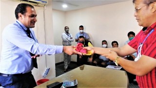 पोखराका बस व्यवसायीले बैंकलाई बुझाए ९० वटा साँचो