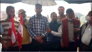 गुल्मीको छत्रकोटका अध्यक्ष विरुद्धमा स्थानीयको प्रदर्शन, लाखौँ अनियमितता गरेको आरोप