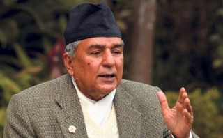 कुटनीतिक कौशलता देखाउन ओली असफल भएको आरोप, तटस्थता बचाउन सुझाव