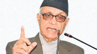 सरकारलाई डा. लोहनीको प्रश्न—कर्मचारीलाई भत्ता नदिने, प्रधानमन्त्री, मन्त्री र सांसदले मात्र लिने ?