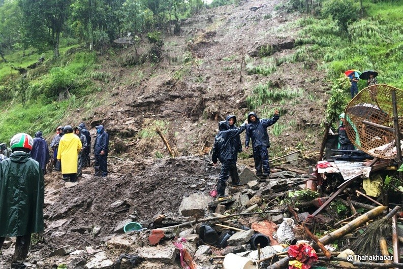बाढी र पहिरोबाट सिन्धुपाल्चोकमा ६७ र लमजुङमा १४० घरपरिवार विस्थापित