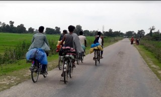 रोपाइँपछि कामको खोजीमा धनगढीतिर