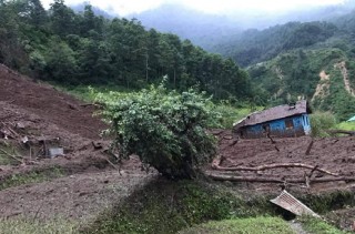 सिन्धुपाल्चोकको भोटेकोशी पहिरोः दुई जनाको शव भेटियो, तीन अझै बेपत्ता