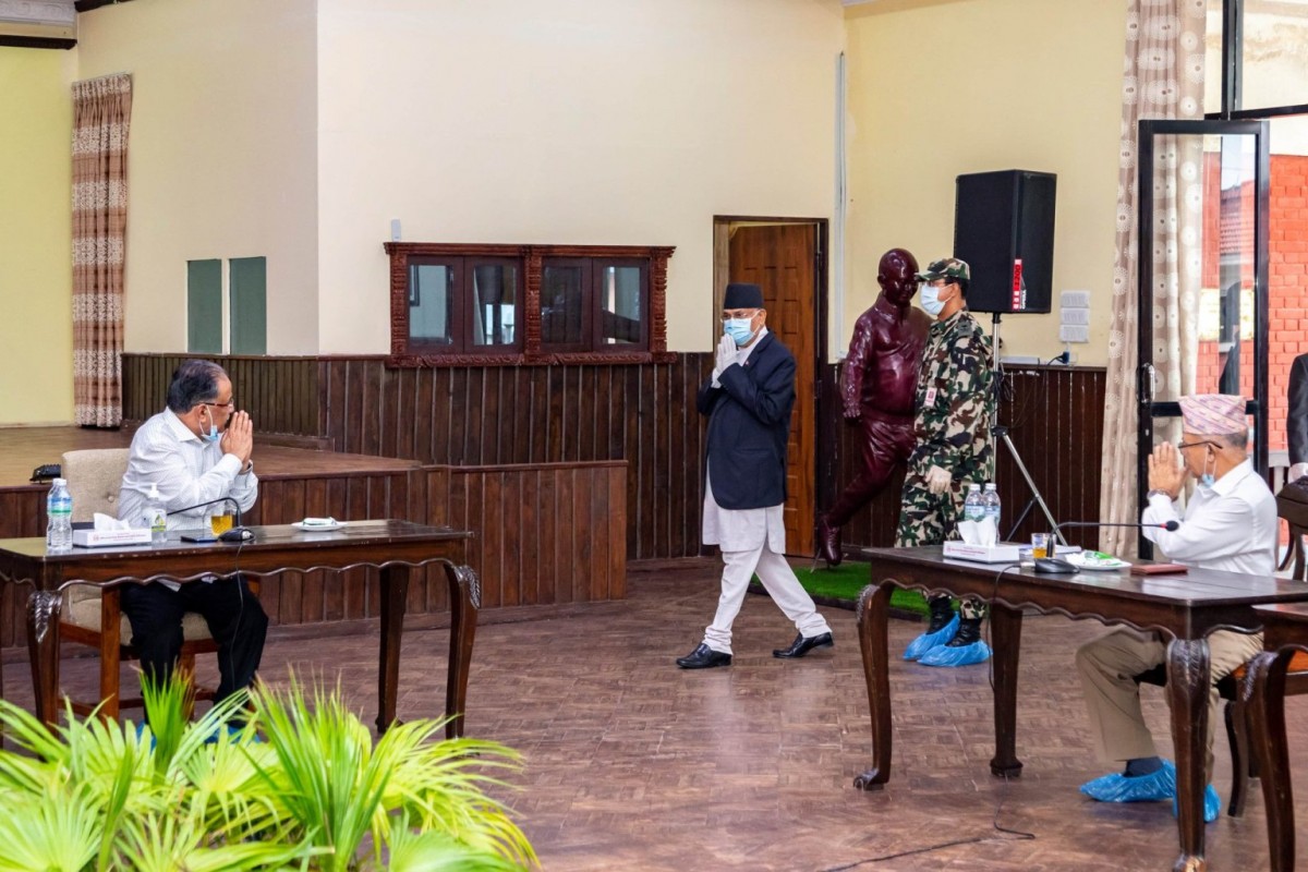 सत्ता जोगाउन केपी ओलीको महाधिवेशन क्षेप्यास्त्र निस्प्रभावीः प्रचण्डले भने 'मलाई फसाइयो'
