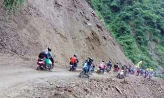 पहिरोका कारण अवरुद्ध बुटवल–तानसेन सडक खुल्यो