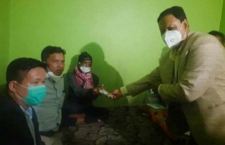 माओवादीका पूर्व लडाकुलाई कांग्रेस नेताले दिए उपचार खर्च
