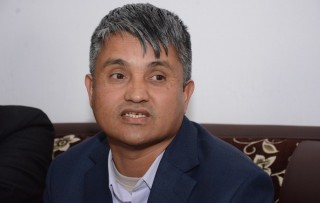 प्रधानन्यायाधीशले अदालतमा गएर जिम्मेवारी सम्हाल्नुपर्छ : सूर्य थापा
