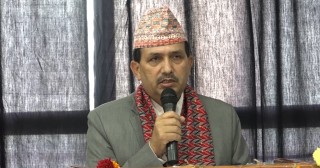 सरकारको आलोचना गर्नेहरुलाई 'चुप लागेर बस्न' स्वास्थ्यमन्त्री ढकालको ठाडो चुनौती