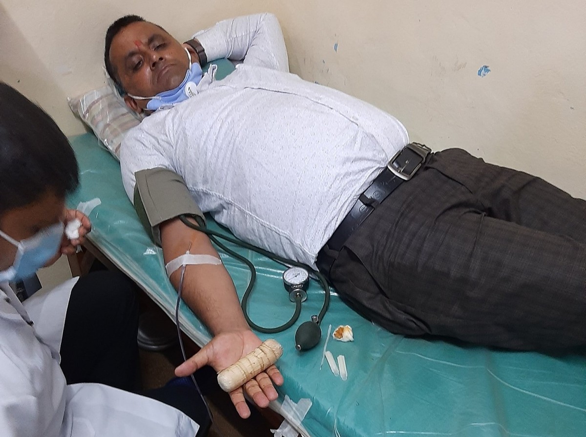 गाउँपालिका अध्यक्षले यसरी बचाए एक महिलाको ज्यान