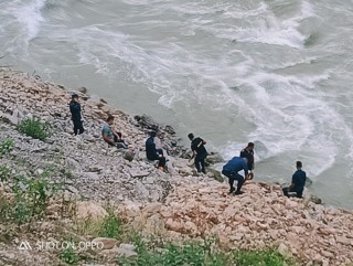 बागलुङ पश्चिममा नदीमा बगेर एकको मृत्यु, एक बेपत्ता