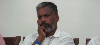 अनसन बसेका पूर्वमन्त्री पासवानलाई उपचारका लागि धरान लगियो