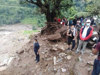 सिन्धुपाल्चोक पुगेर सभामुखले भने, ‘पहिरो सुरक्षाका लागि पाइलट प्रोजेक्ट आवश्यक छ’