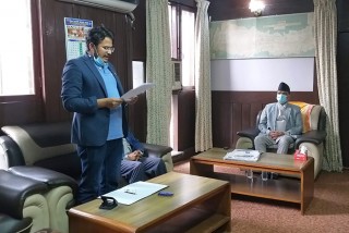 डा. केसीको जीवनरक्षाको माग गर्दै स्वास्थ्यमन्त्रीलाई ज्ञापनपत्र