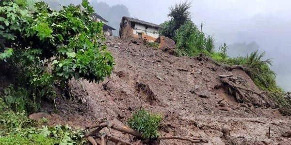 स्याङजा पहिरो अपडेट : एकै परिवारका ५ जनाको मृत्यु , ४  अझै बेपत्ता