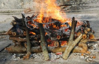 स्याङ्जा पहिरोमा ज्यान गुमाएका ९ जनाको सामूहिक दाहसंस्कार