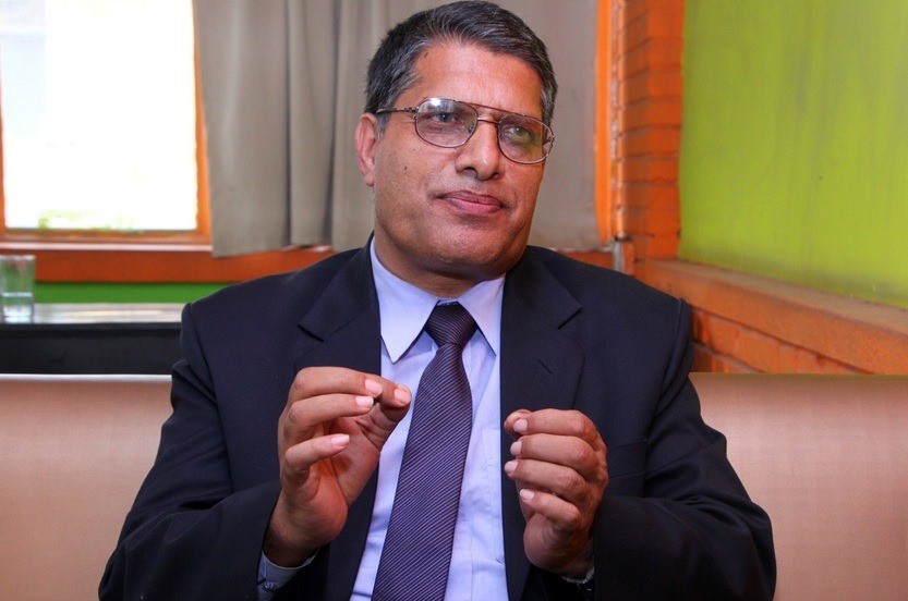प्रदेश खारेज गरिए संघीयतासँगै संविधाननै धरापमा पर्छ : कानूनविद देवकोटा