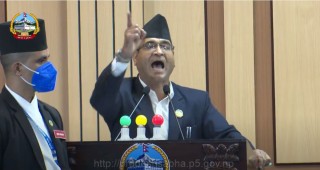 मन्त्रीले रोष्टमबाटै भने, विरोधी सांसदलाई घिसारेर निकालिहाल्नुस्...