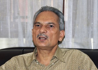 रत्नाकरलाई वाल्मिकी बन्न किन नदिने ?