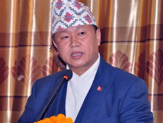 प्रचण्ड–नेपाल समूहका १५ सांसदलाई गरे मुख्यमन्त्री राईले  निलम्बित