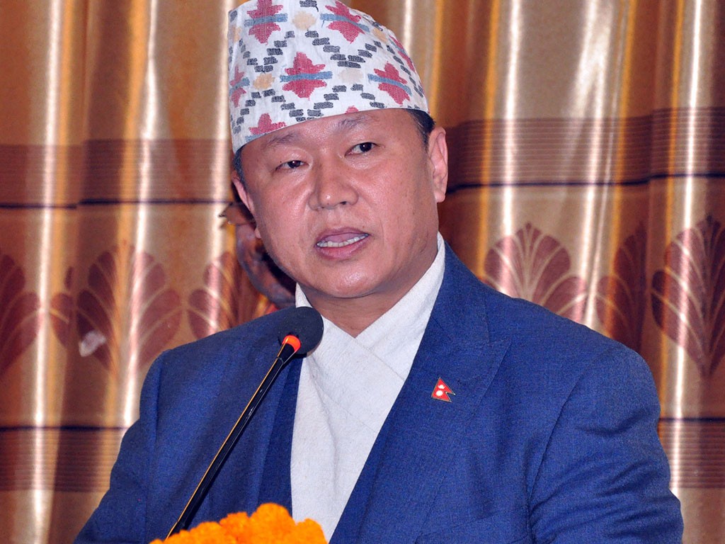 प्रचण्ड–नेपाल समूहका १५ सांसदलाई गरे मुख्यमन्त्री राईले  निलम्बित