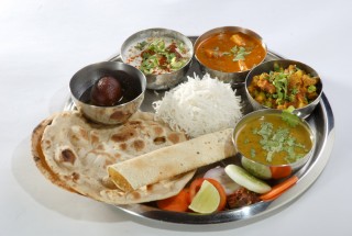 कोरोनामय बनेको दसैँमा कस्तो खाना खाने? संक्रमितले मासु खाने कि नखाने?