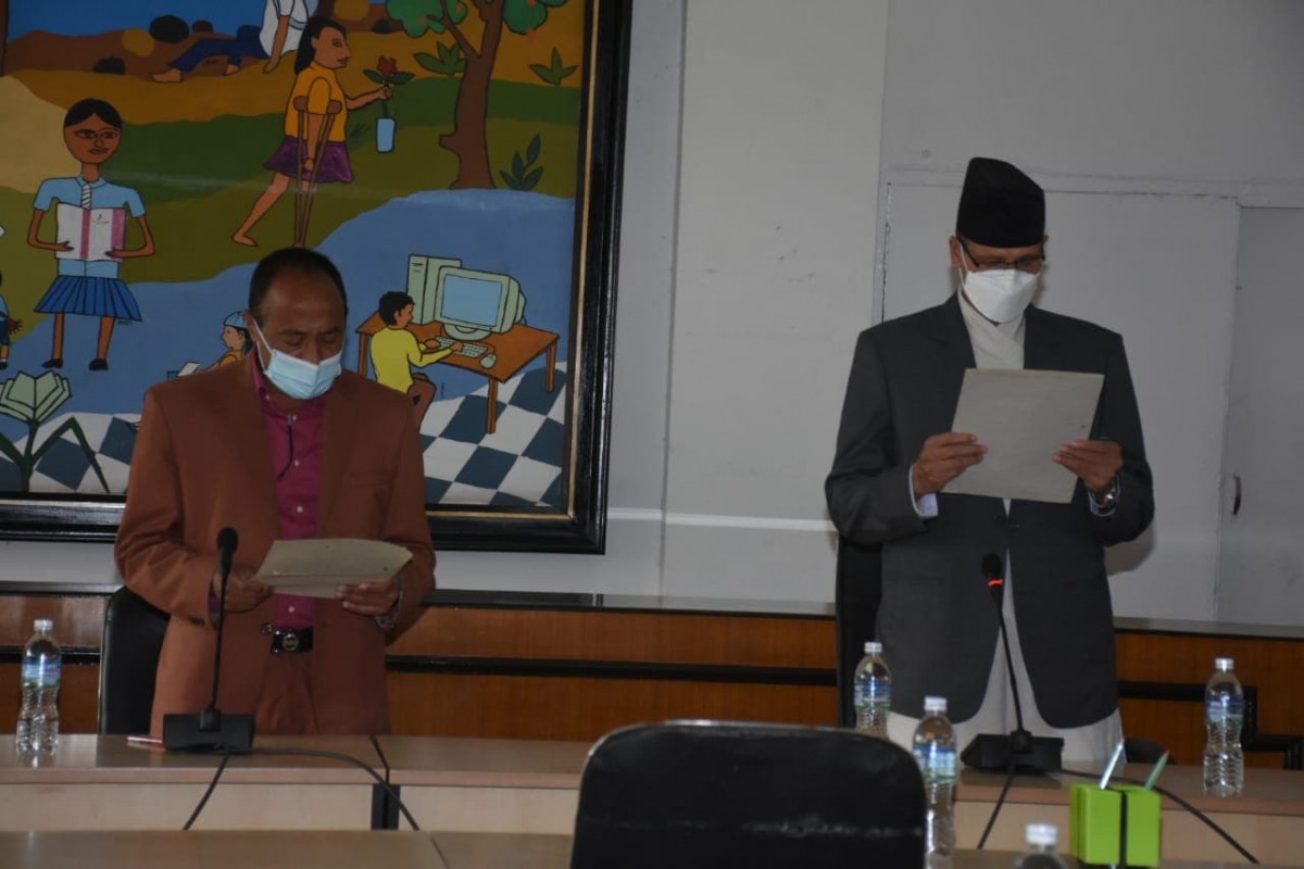 सांसद पाण्डेले लिए पद तथा गोपनीयताको सपथ