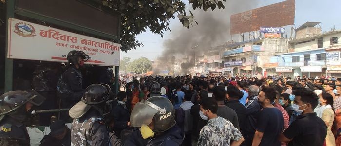 बालिका हत्याको विरोधमा भएको प्रदर्शनमा बर्दिबासमा गोली चल्यो
