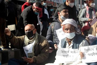 किसानको आन्दोलन जारी, थपिँदैछन् आन्दोलनकारी