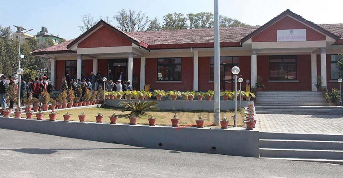 संवैधानिक परिषद्को बैठक आज पनि बस्दै