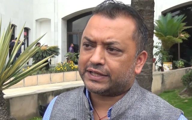 गगनको आह्वानः '१४९ जना सांसद अदालत जाऊँ'