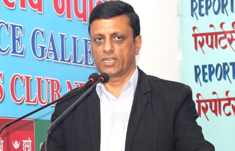 प्रधानमन्त्रीले ७० बर्षको उपलब्धि १७ मिनेटमा भंग गरे : अधिवक्ता भट्टराई