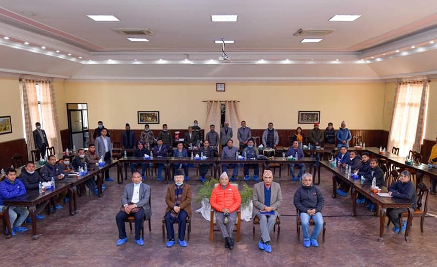 ओली समूहको स्थायी समिति बैठक सुरु, पत्रकारलाई प्रवेश निषेध