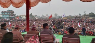 नेकपाको प्रचण्ड–माधव समूहले धनगढीमा गरेको प्रदर्शन हेरौं १३ तस्बिरमा !