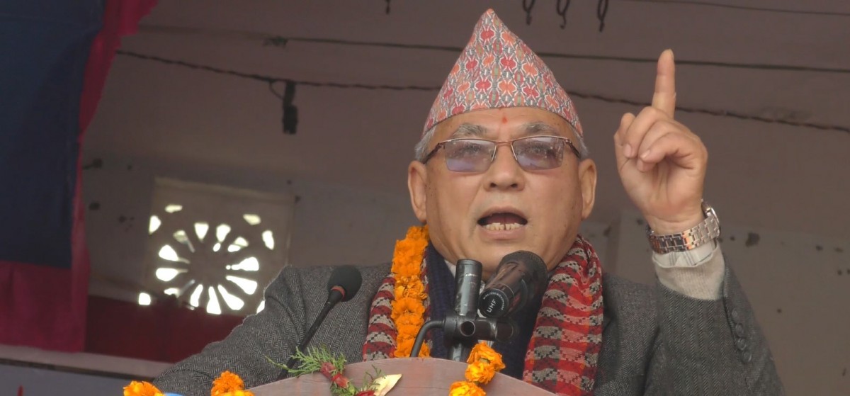 प्रधानमन्त्री बन्ने गरी आउन प्रचण्डलाई बादलको प्रस्ताव
