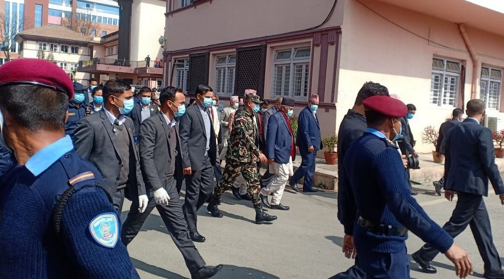 प्रधानमन्त्री ओली सर्वोच्चमा, यस्तो छ जानुको कारण