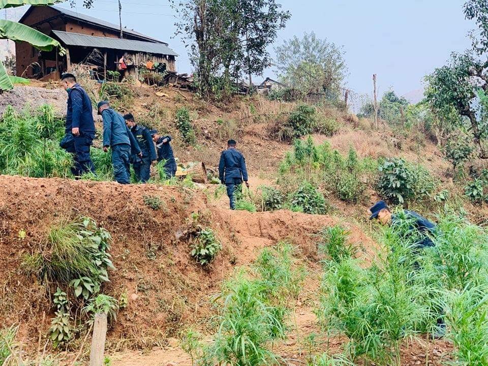 मकवानपुरमा प्रहरी टोलीमाथि आक्रमण, प्रहरीको जवाफी फायर
