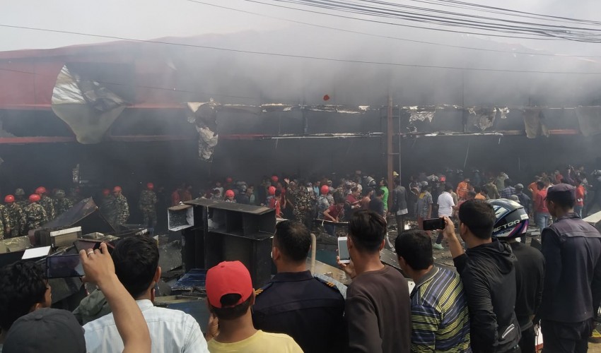 धनगढीको फर्निचर उद्योगमा आगलागी, करिब पाँच करोडको क्षति