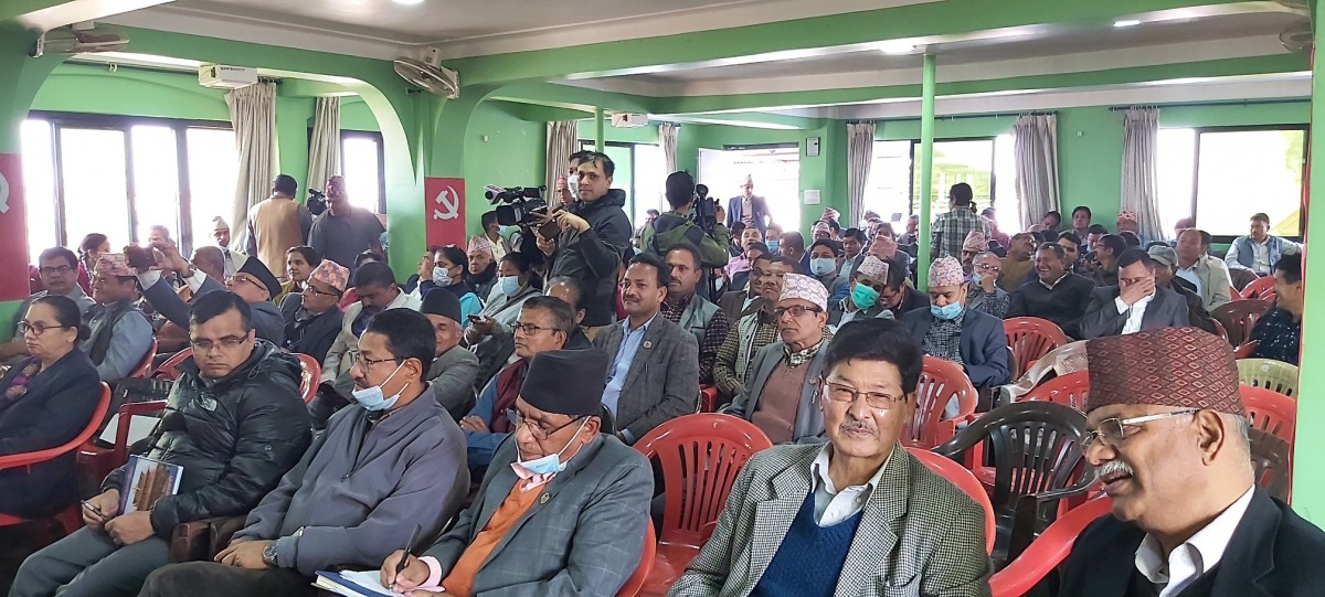 माओवादी केन्द्रले गर्यो एमालेमा गएका १४ जनप्रतिनिधिलाई कारबाही