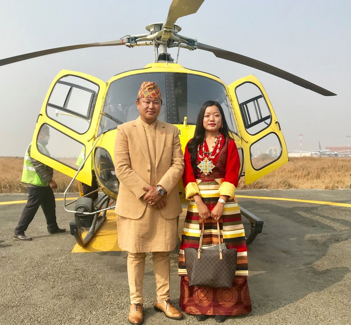 प्रदेश १ का मुख्यमन्त्री हिडे हेलिकोप्टर लिएर ससुराली (४ तस्बिरसहित) !