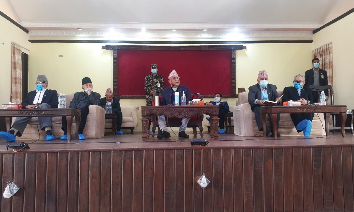 एमाले संसदीय दलको बैठकमा वामदेव आए, खनाल र नेपाल आएनन्