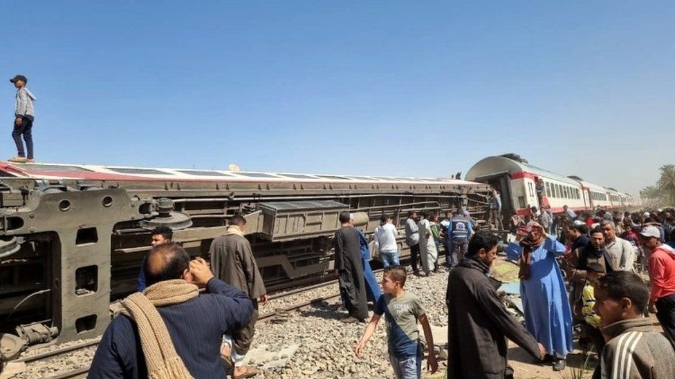 इजिप्टमा भएको रेल दुर्घटनामा ३२ जनाको मृत्यु , १६५  घाइते