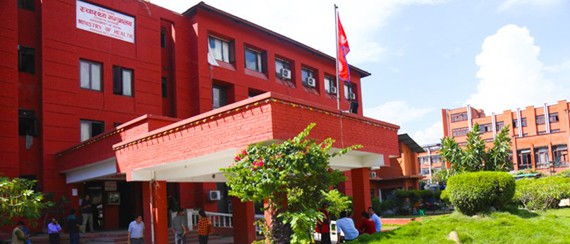 प्रिन्सिपलले जनस्वास्थ्य मापदण्ड पालना गरेका छौँ भने पनि आफ्ना नानीलाई विद्यालय नपठाउनू