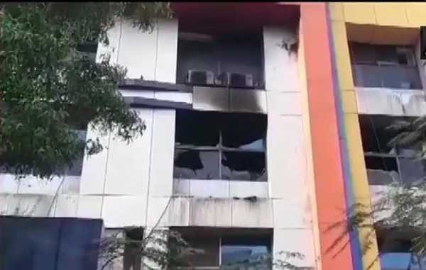 भारतमा कोरोना विशेष अस्पतालमा आगलागी, १३ जनाको मृत्यु
