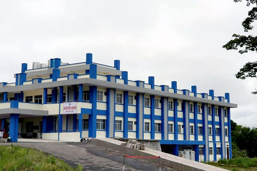 कोरोना संक्रमितले भरियो कर्णाली प्रदेश कोभिड अस्पताल, अक्सिजनकै अभाव