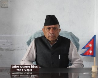 प्रदेश सरकार कमिशनको खेलमा मात्र लागेका छन् : नगर प्रमुख विष्ट