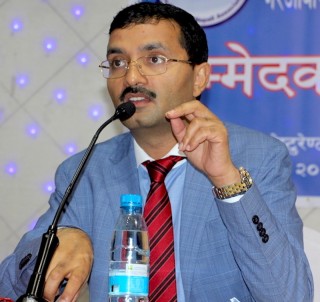 'मातृभूमिलाई परेको संकटसँग जुध्न सबैले हातेमालो गरौं'
