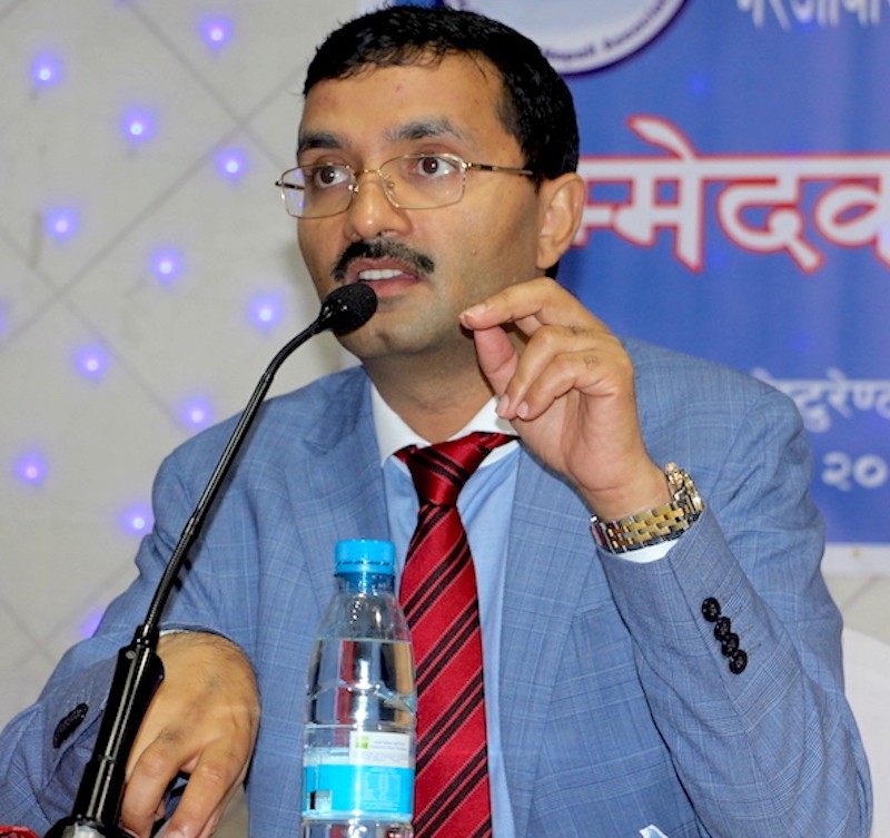 'मातृभूमिलाई परेको संकटसँग जुध्न सबैले हातेमालो गरौं'