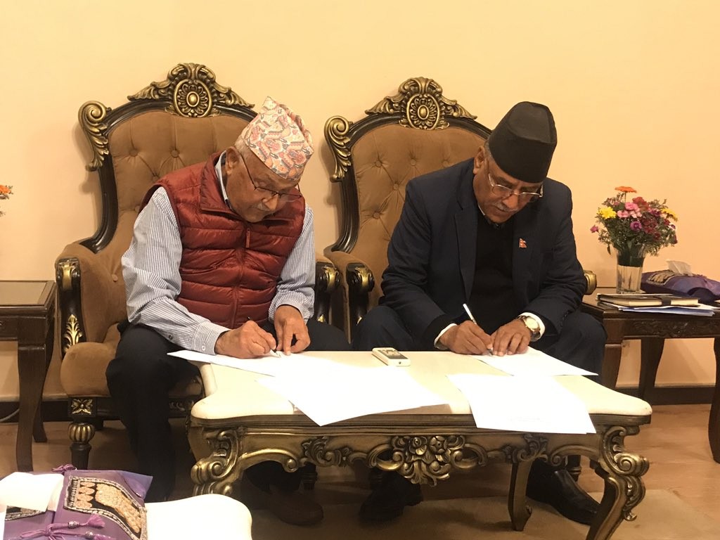 एमाले र माओवादीबीच फेरि एकीकरण गरिने दुवै पार्टीका शीर्ष नेताहरुको उद्घोष